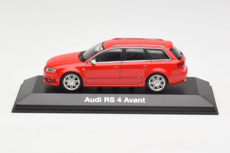 Audi RS4 B7 Avant Rosso Minichamps 1:43 5010509213 Pressofusione