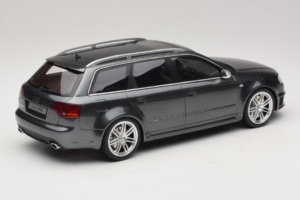 Audi RS4 B7 Grigio Otto 1:18 OT721 Resina — immagine 2 di 6
