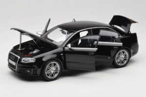 Audi RS4 B7 Sedan Phantom Black Minichamps 1:18 5010509115 Pressofusione — immagine 2 di 8