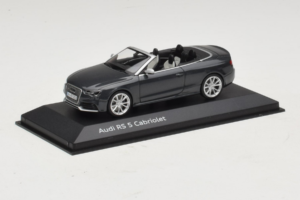 Audi RS5 B8 Cabriolet Daytona Gray Minichamps 1:43 5011215323 Pressofusione — immagine 2 di 4