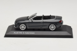 Audi RS5 B8 Cabriolet Daytona Gray Minichamps 1:43 5011215323 Pressofusione