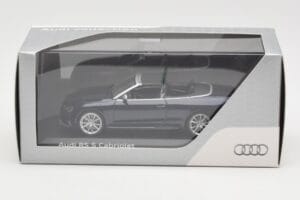 Audi RS5 B8 Cabriolet Estoril Blue Minichamps 1:43 5011215313 Pressofusione — immagine 4 di 4