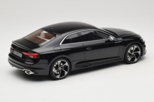 Audi RS5 B9 Coupe Nero GT Spirit 1:18 GT751 Resina — immagine 2 di 6