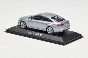 Audi RS6 C6 Monza Silver Minichamps 1:43 5010810113 Pressofusione — immagine 3 di 4