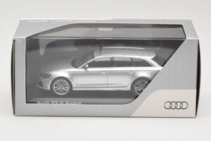Audi RS6 C7 Avant Prisma Silver Minichamps 1:43 5011216213 Pressofusione — immagine 4 di 4