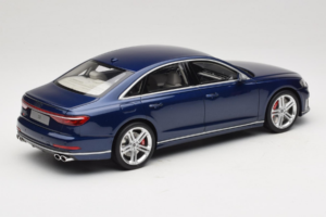 Audi S8 D5 Blu GT Spirit 1:18 GT313 Resina — immagine 2 di 6