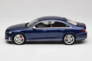 Audi S8 D5 Blu GT Spirit 1:18 GT313 Resina — immagine 3 di 6