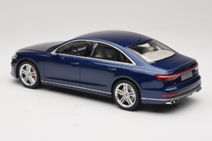 Audi S8 D5 Blu GT Spirit 1:18 GT313 Resina — immagine 5 di 6