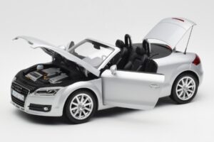 Audi TT 8J Roadster Argento Chiaro Minichamps 1:18 5010500515 Pressofusione — immagine 2 di 8