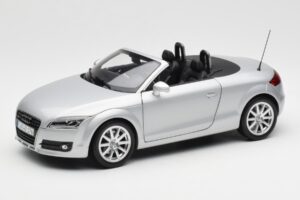 Audi TT 8J Roadster Argento Chiaro Minichamps 1:18 5010500515 Pressofusione