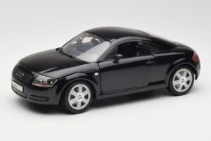 Audi TT 8N Nero Revell 1:18 08953 Pressofusione