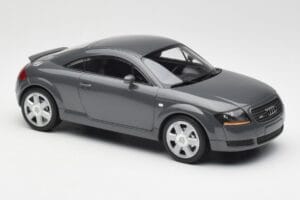 Audi TT 8N Coupé Grey Metallic Minichamps 1:18 155017020 Pressofusione — immagine 4 di 6