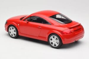 Audi TT 8N Rosso Minichamps 1:18 155017022 Pressofusione — immagine 5 di 6