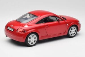 Audi TT 8N Coupe Rosso Revell 1:18 89909092 Pressofusione — immagine 3 di 8