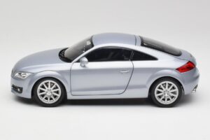 Audi TT 8N RHD Lake Argento Metallizzato Minichamps 1:18 150015020 Pressofusione — immagine 4 di 8