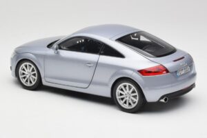 Audi TT 8N RHD Lake Argento Metallizzato Minichamps 1:18 150015020 Pressofusione — immagine 7 di 8