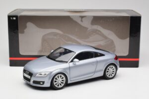 Audi TT 8N RHD Lake Argento Metallizzato Minichamps 1:18 150015020 Pressofusione — immagine 8 di 8