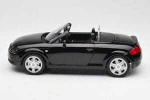 Audi TT 8N Roadster Black Metallic Minichamps 1:18 155017030 Pressofusione — immagine 3 di 6