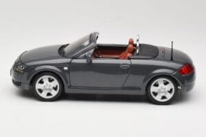 Audi TT 8N Roadster Grigio Maisto 1:18 50346 Pressofusione — immagine 4 di 8