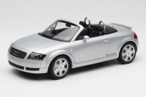 Audi TT 8N Roadster Silver Metallic Minichamps 1:18 155017031 Pressofusione