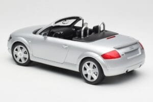 Audi TT 8N Roadster Silver Metallic Minichamps 1:18 155017031 Pressofusione — immagine 5 di 6