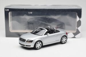 Audi TT 8N Roadster Silver Metallic Minichamps 1:18 155017031 Pressofusione — immagine 6 di 6