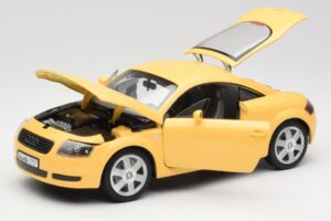 Audi TT 8N Giallo Revell 1:18 08954-M1 Pressofusione — immagine 2 di 8