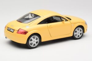 Audi TT 8N Giallo Revell 1:18 08954-M1 Pressofusione — immagine 3 di 8