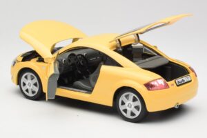 Audi TT 8N Giallo Revell 1:18 08954-M1 Pressofusione — immagine 5 di 8