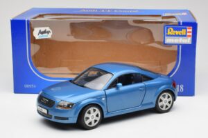 Audi TT 8N Blu Revell 1:18 8954 Pressofusione — immagine 8 di 8
