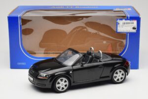 Audi TT 8N Roadster Nero Revell 1:18 08980 Pressofusione — immagine 8 di 8