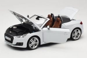 Audi TT 8S Roadster Glacier White Minichamps 1:18 5011400515 Pressofusione — immagine 2 di 8