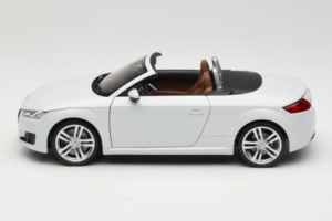 Audi TT 8S Roadster Glacier White Minichamps 1:18 5011400515 Pressofusione — immagine 4 di 8