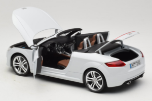 Audi TT 8S Roadster Glacier White Minichamps 1:18 5011400515 Pressofusione — immagine 5 di 8