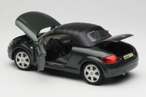 Audi TT 8N Roadster Verde Revell 1:18 8979 Pressofusione — immagine 5 di 8