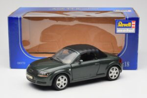 Audi TT 8N Roadster Verde Revell 1:18 8979 Pressofusione — immagine 8 di 8