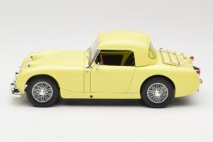 Austin-Healey Sprite Mk1 Giallo Revell 1:18 08835 Pressofusione — immagine 4 di 8