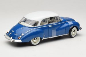 Auto Union 1000 S Coupe Blu Bianco Revell 1:18 08909 Pressofusione — immagine 2 di 6