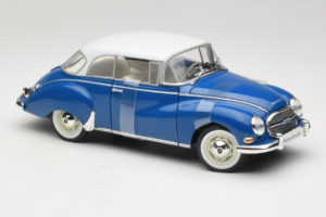 Auto Union 1000 S Coupe Blu Bianco Revell 1:18 08909 Pressofusione — immagine 4 di 6