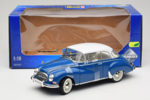 Auto Union 1000 S Coupe Blu Bianco Revell 1:18 08909 Pressofusione — immagine 6 di 6