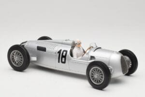 Auto Union Typ C #18 B. Rosemeyer Internationales Eifelrennen Nürburgring Winner 1936 Minichamps 1:18 155361018 Pressofusione — immagine 4 di 6
