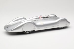Auto Union Type C Streamliner #72 B. Rosemeyer World Record 1937 Revell 1:18 08420 Pressofusione — immagine 2 di 6