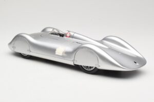 Auto Union Type C Streamliner #72 B. Rosemeyer World Record 1937 Revell 1:18 08420 Pressofusione — immagine 5 di 6