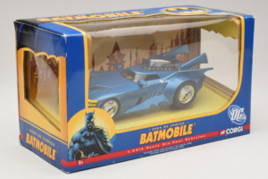 Batmobile DC Comics Corgi 1:24 77511 Pressofusione — immagine 2 di 3