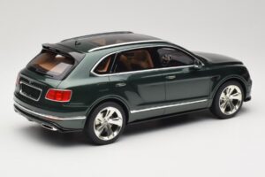Bentley Bentayga Styling Pack Verde GT Spirit 1:18 GT133 Resina — immagine 2 di 6