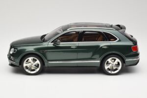 Bentley Bentayga Styling Pack Verde GT Spirit 1:18 GT133 Resina — immagine 3 di 6