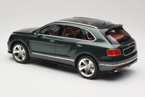 Bentley Bentayga Styling Pack Verde GT Spirit 1:18 GT133 Resina — immagine 5 di 6