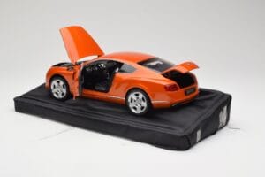 Bentley Continental GT Orange Metallic Minichamps 1:18 100139921 Pressofusione — immagine 5 di 8