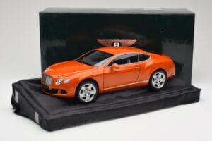Bentley Continental GT Orange Metallic Minichamps 1:18 100139921 Pressofusione — immagine 8 di 8