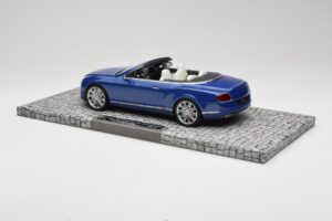 Bentley Continental GT Speed Cabriolet Blu Minichamps 1:18 107139331 Pressofusione — immagine 5 di 6